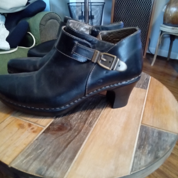 Women's JOSEPH SEIBEL Black Leather Ankle Boots size 39 US 8.5 With Zipp… - Picture 4 of 16